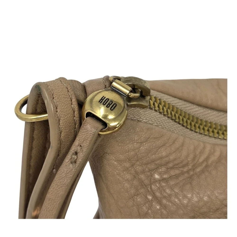Hobo Women's Tripp Medium Crossbody‎ Bag Tan 10
